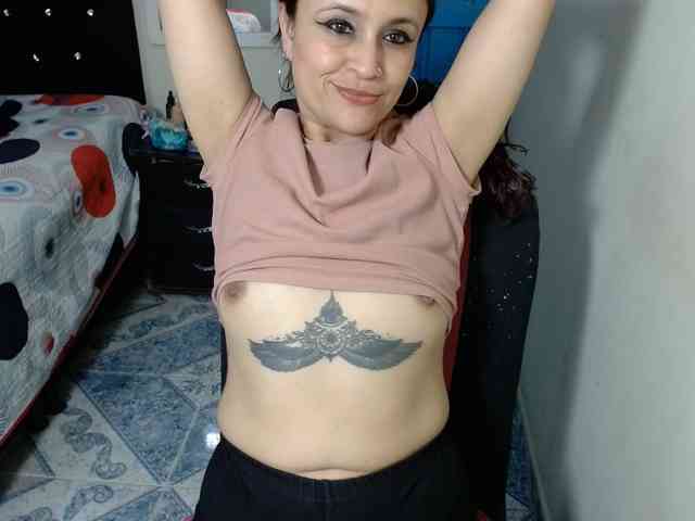 samanthasquirt1212 webcam