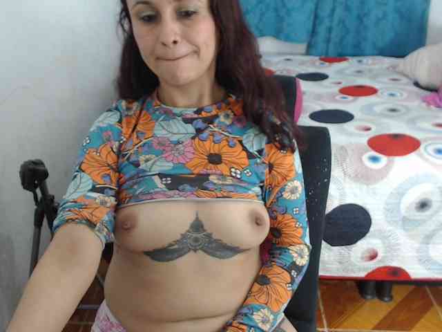 samanthasquirt1212 webcam