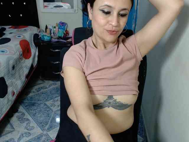 samanthasquirt1212 webcam
