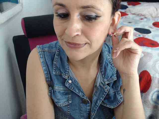 samanthasquirt1212 webcam