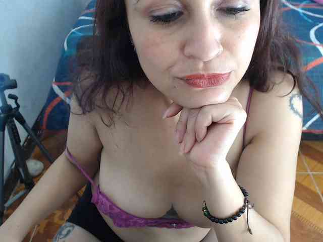 samanthasquirt1212 webcam