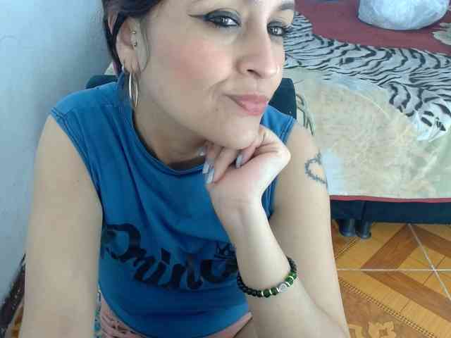 samanthasquirt1212 webcam