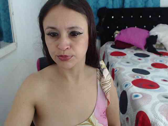 samanthasquirt1212 webcam