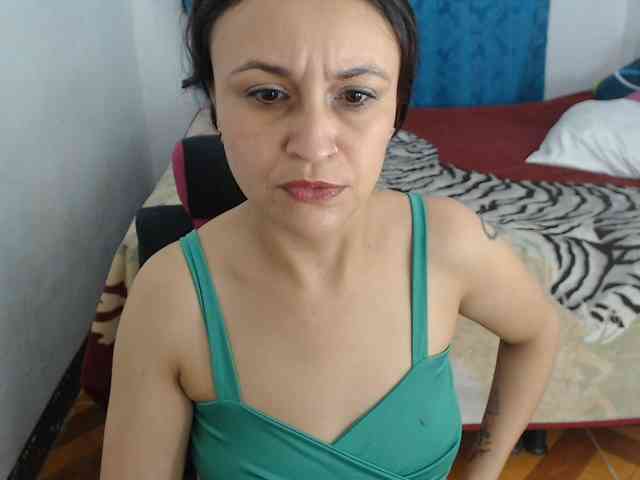 samanthasquirt1212 webcam