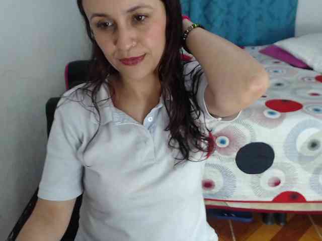 samanthasquirt1212 webcam