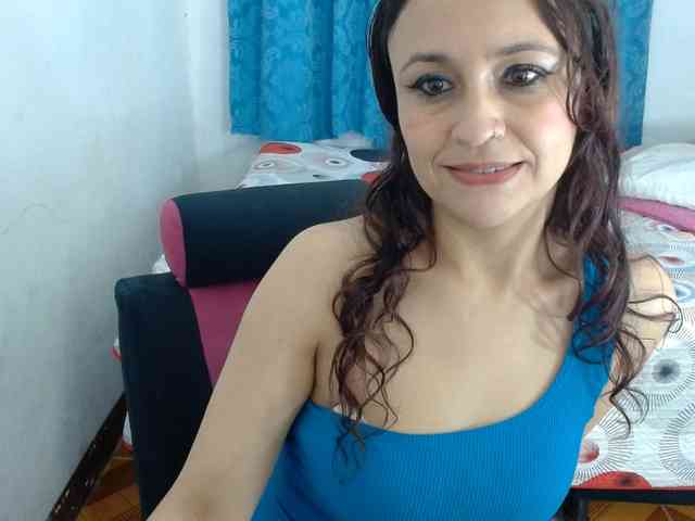 samanthasquirt1212 webcam