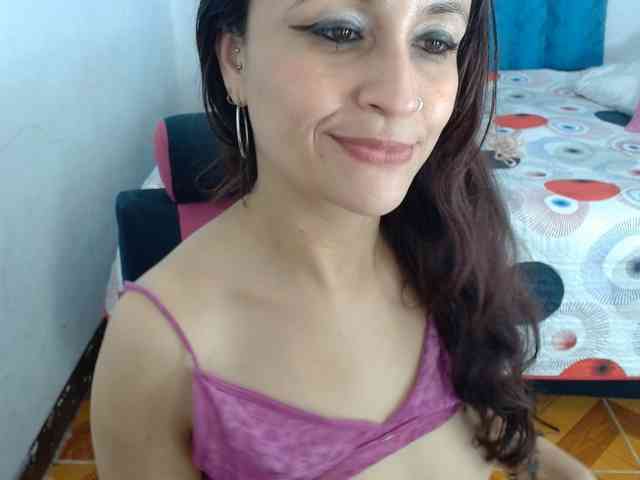 samanthasquirt1212 webcam