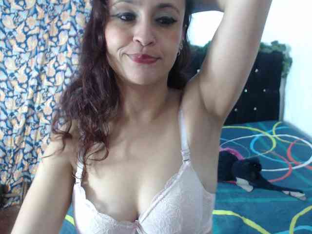 samanthasquirt1212 webcam