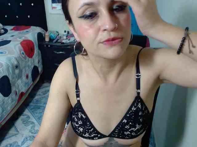samanthasquirt1212 webcam