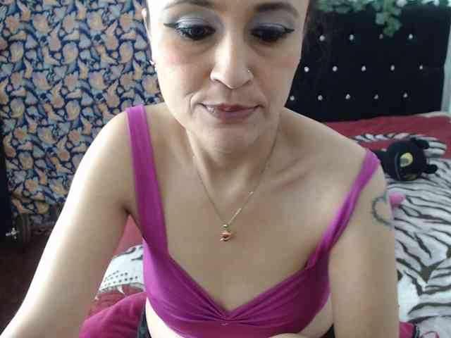 samanthasquirt1212 webcam