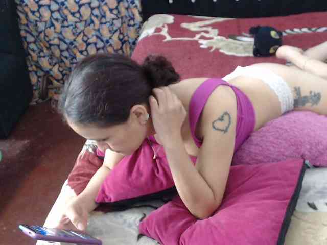 samanthasquirt1212 webcam