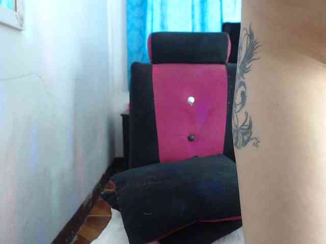 samanthasquirt1212 webcam