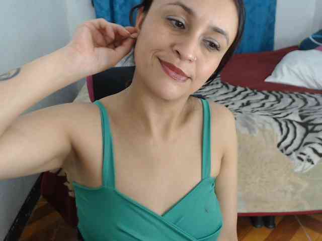samanthasquirt1212 webcam