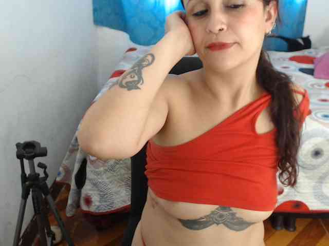 samanthasquirt1212 webcam