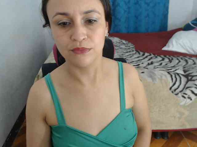 samanthasquirt1212 webcam