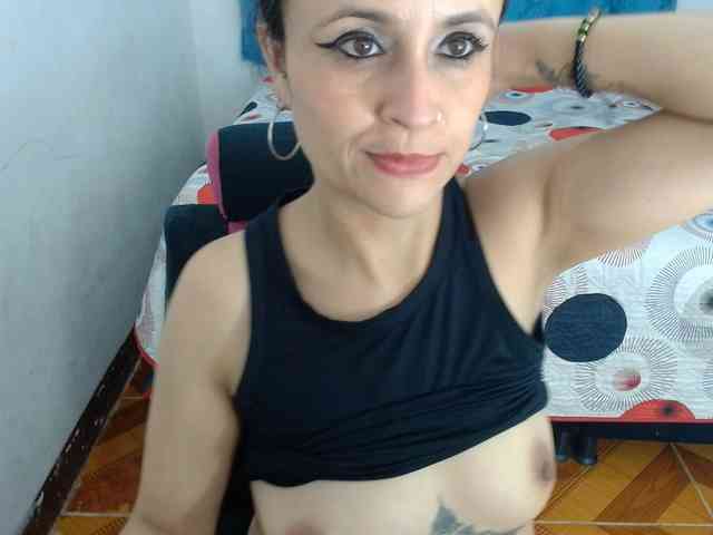 samanthasquirt1212 webcam