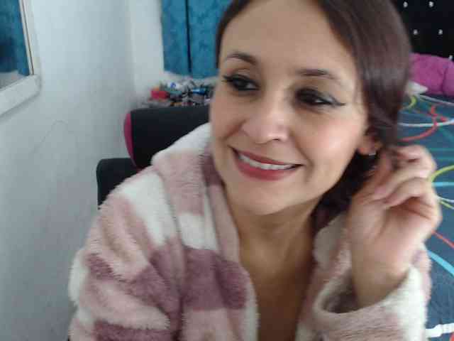 samanthasquirt1212 webcam