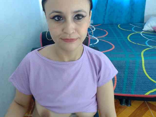samanthasquirt1212 webcam