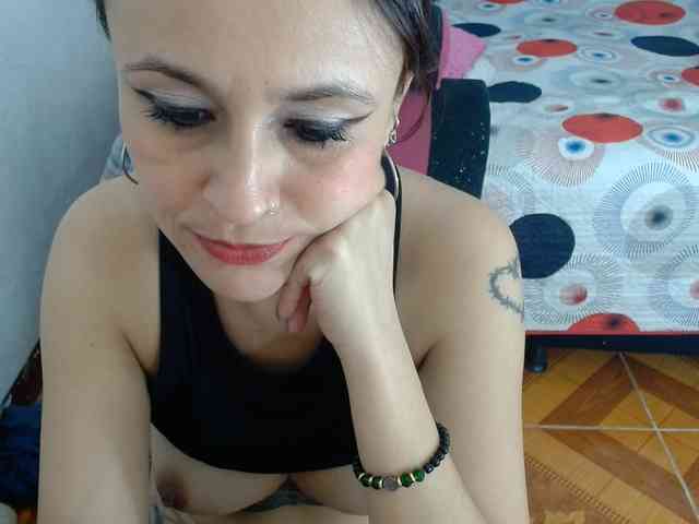 samanthasquirt1212 webcam