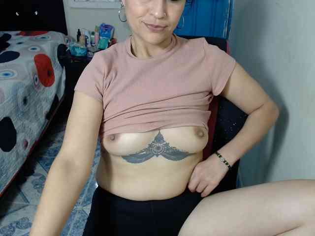 samanthasquirt1212 webcam
