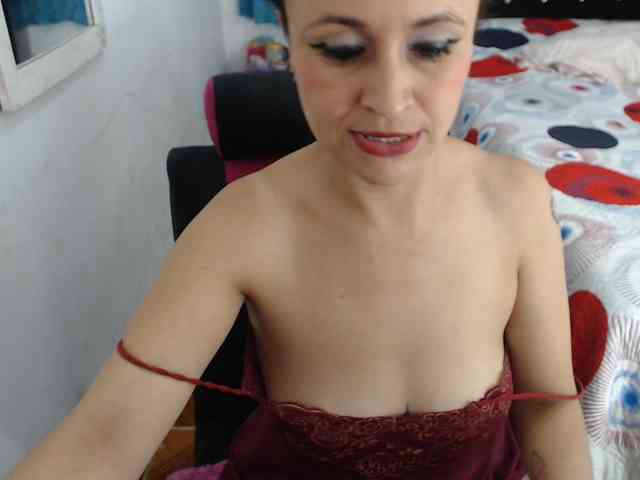 samanthasquirt1212 webcam