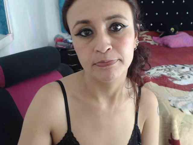 samanthasquirt1212 webcam
