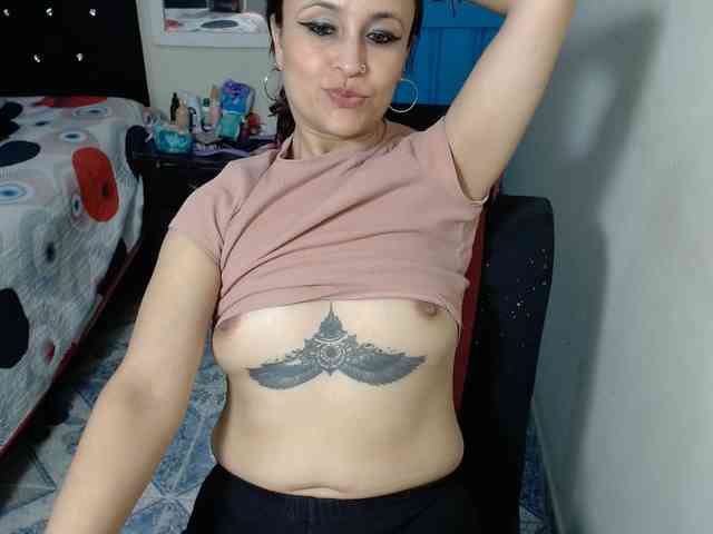 samanthasquirt1212 webcam