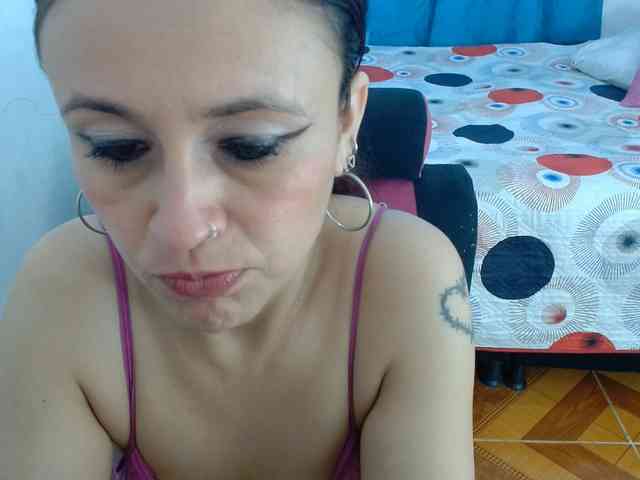 samanthasquirt1212 webcam