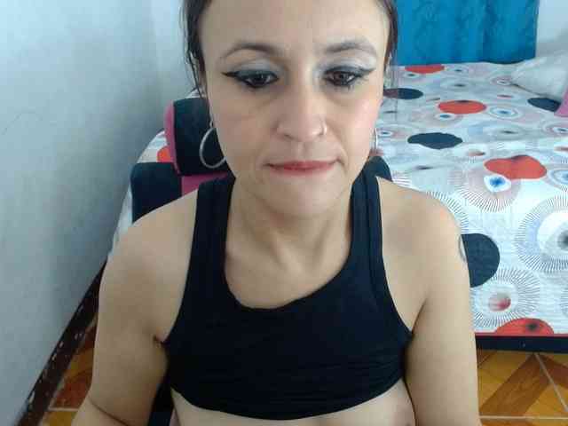 samanthasquirt1212 webcam