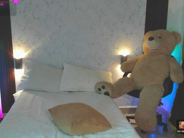 Crazy-babyy live webcam show