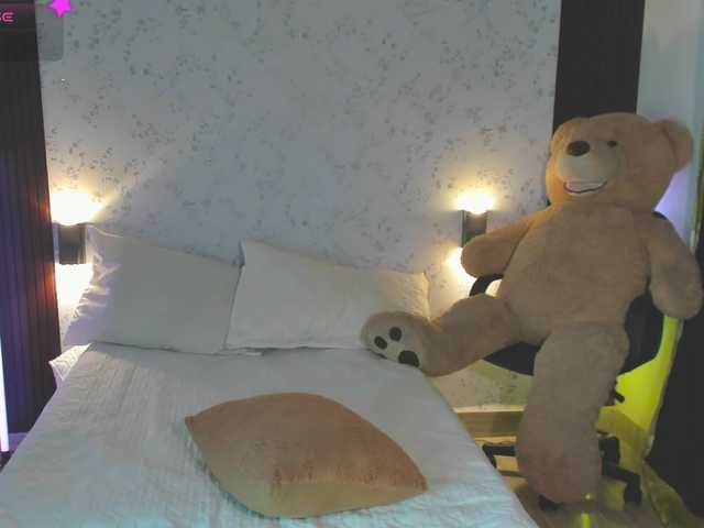 Crazy-babyy live webcam show
