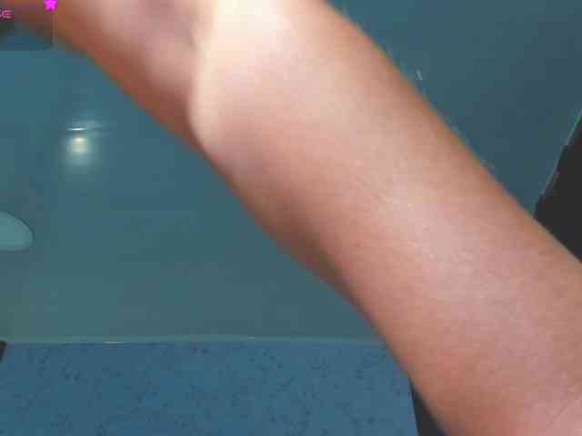 Crazy-babyy webcam