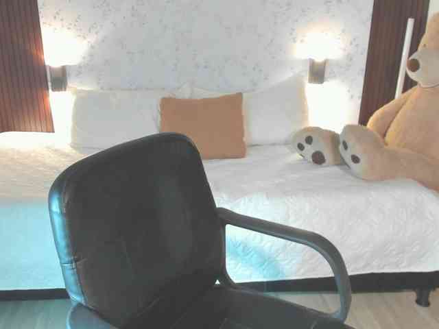 Crazy-babyy webcam