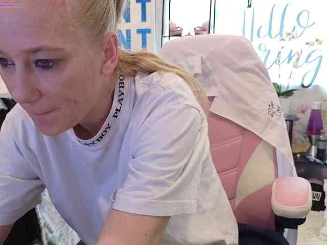 sexyscienceteacher90 webcam