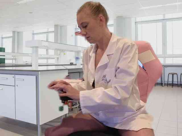 sexyscienceteacher90 webcam