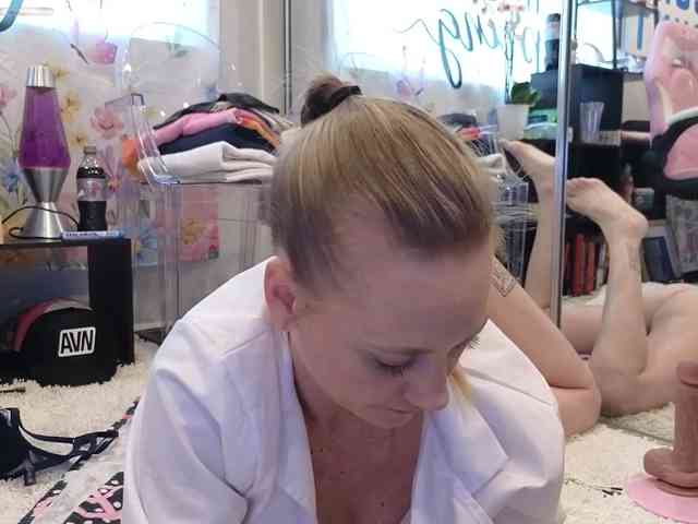 sexyscienceteacher90 webcam
