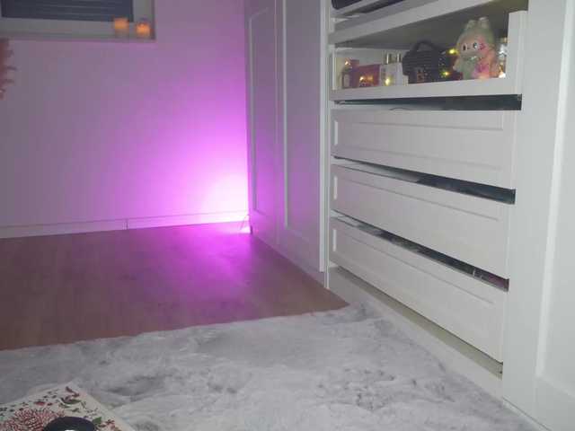 HotBella's BongaCams show and profile