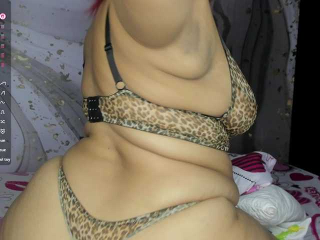 Hornymariee live cam on BongaCams