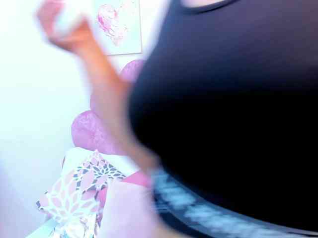 milaadams's live room