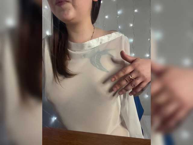 Alena121 live cam on BongaCams