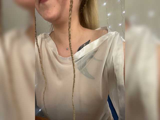 Alena121 live cam on BongaCams