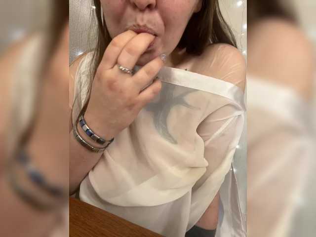 Alena121 live webcam show