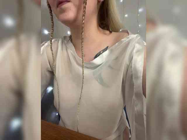 Alena121 webcam