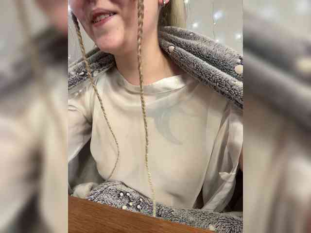 Alena121 webcam