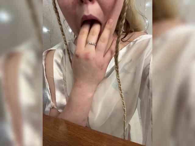 Alena121 webcam