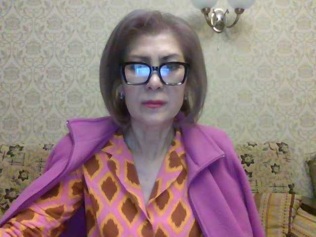 ElegantLady00 live cam preview
