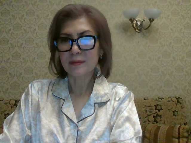 ElegantLady00 live cam preview