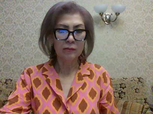 ElegantLady00 live cam preview