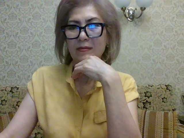 ElegantLady00 live cam preview