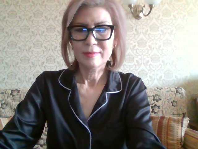 ElegantLady00 live cam preview